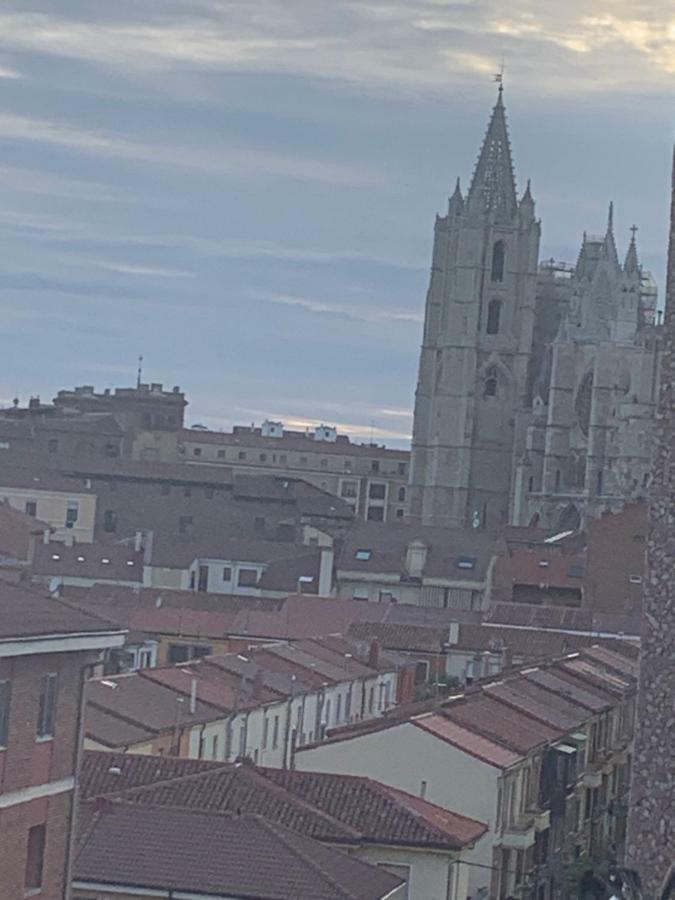 Vivienda Turistica Vistas Catedral Apartment Leon Exterior photo